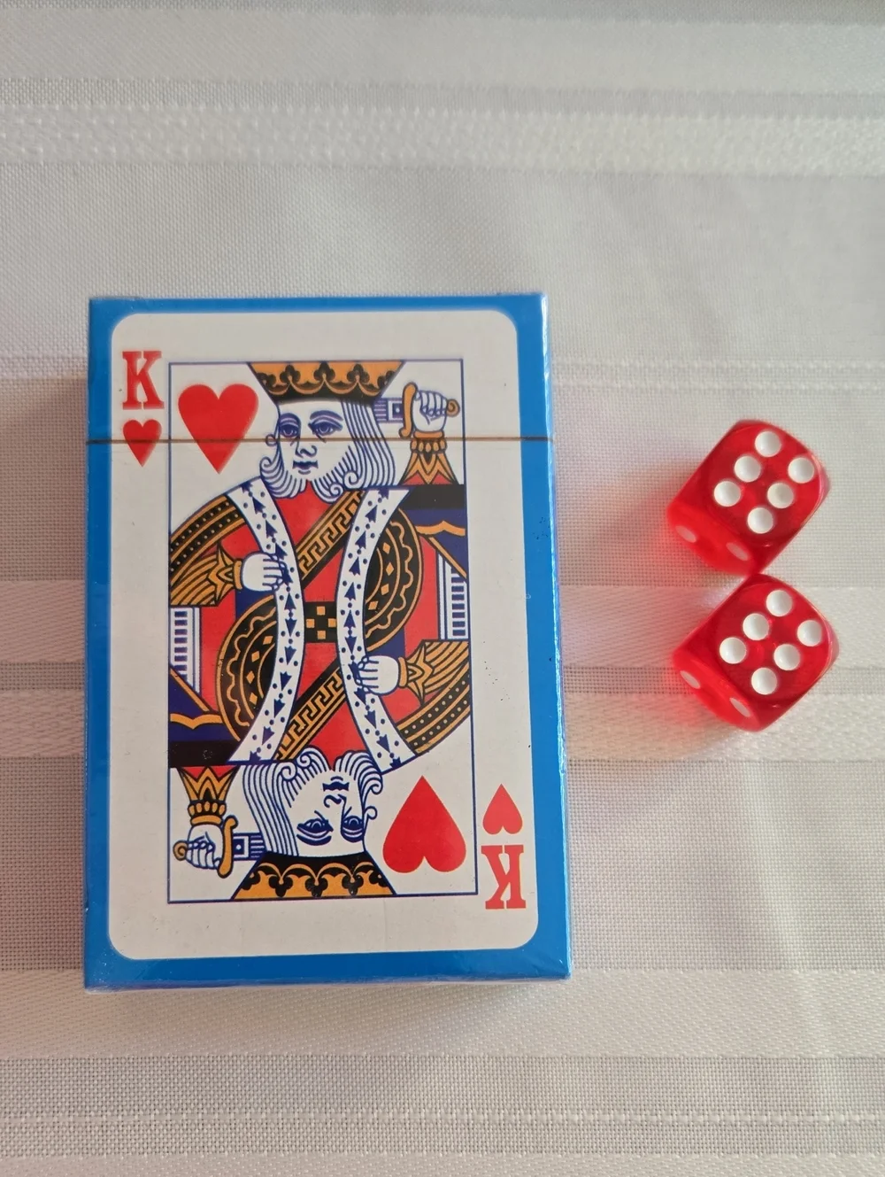♣️ Tablecloth 4 Card Table Gaming w/Playing Cards Motif PLUS New Deck & Dice! ♣️